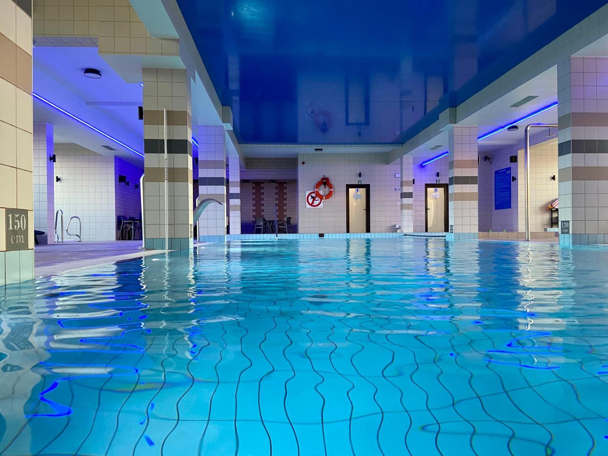 Hotel Victoria Bolszewo Exteriör bild